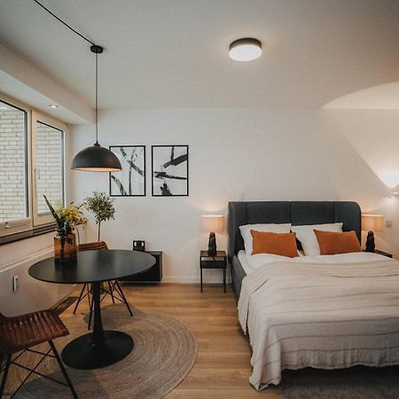Downtown Apartment Mit Luxusbad Am Hafen Nur 5 Minuten Zu Fuss In Die Innenstadt Und Zum Bahnhof! Олденбург Екстериор снимка