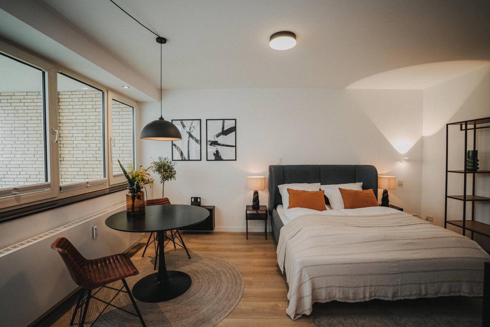 Downtown Apartment Mit Luxusbad Am Hafen Nur 5 Minuten Zu Fuss In Die Innenstadt Und Zum Bahnhof! Олденбург Екстериор снимка