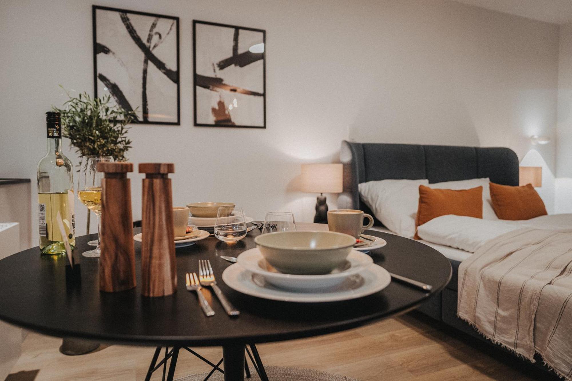 Downtown Apartment Mit Luxusbad Am Hafen Nur 5 Minuten Zu Fuss In Die Innenstadt Und Zum Bahnhof! Олденбург Екстериор снимка