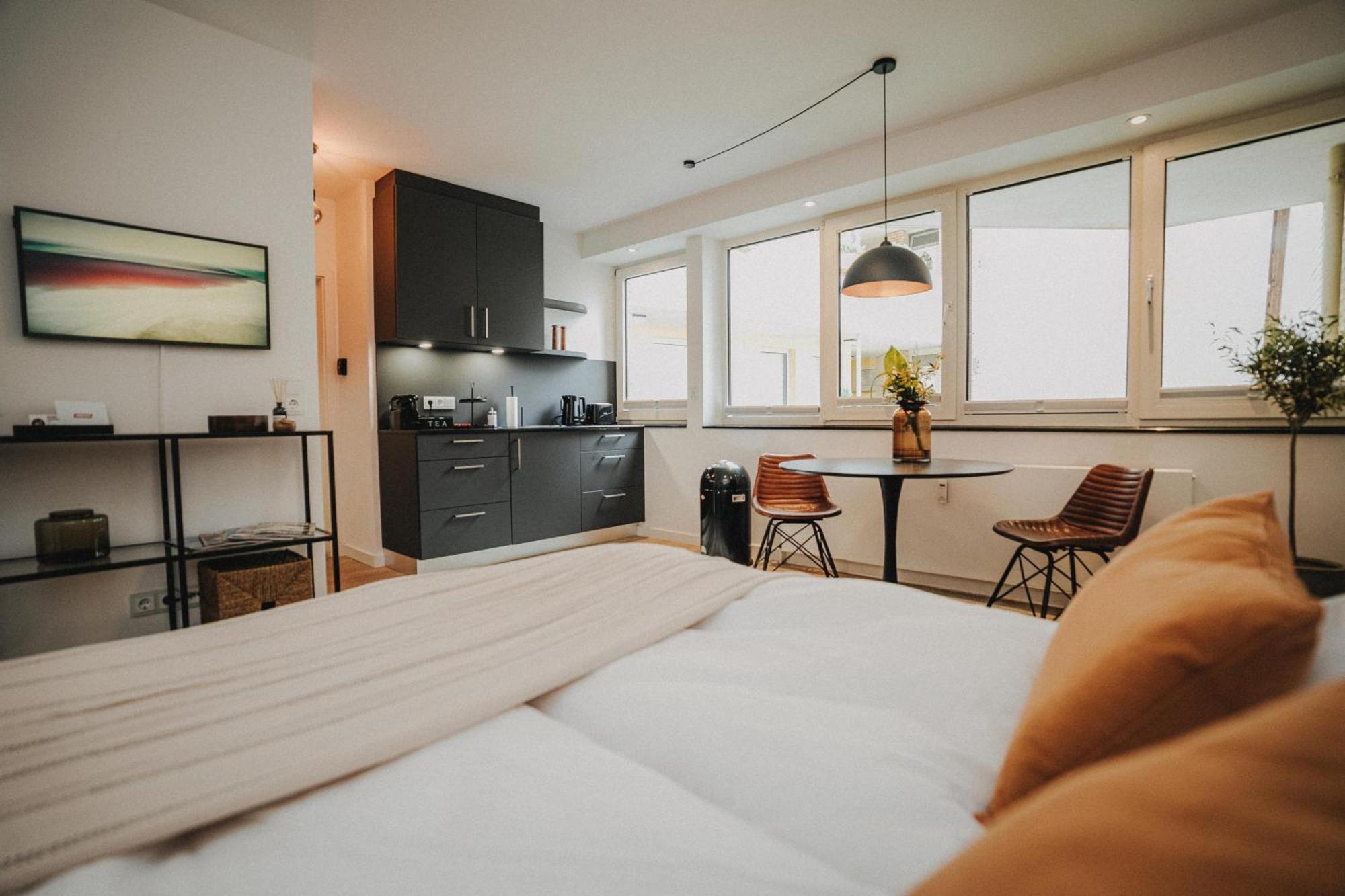 Downtown Apartment Mit Luxusbad Am Hafen Nur 5 Minuten Zu Fuss In Die Innenstadt Und Zum Bahnhof! Олденбург Екстериор снимка