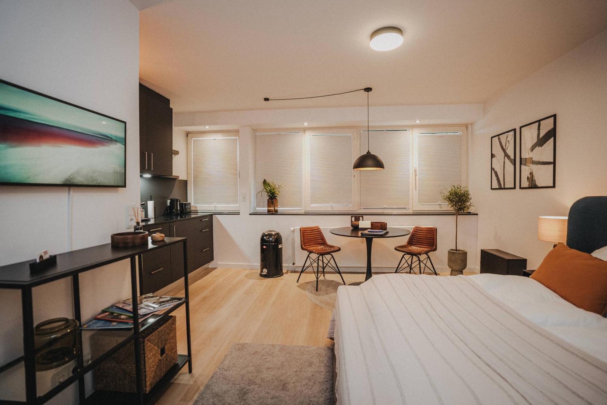 Downtown Apartment Mit Luxusbad Am Hafen Nur 5 Minuten Zu Fuss In Die Innenstadt Und Zum Bahnhof! Олденбург Екстериор снимка