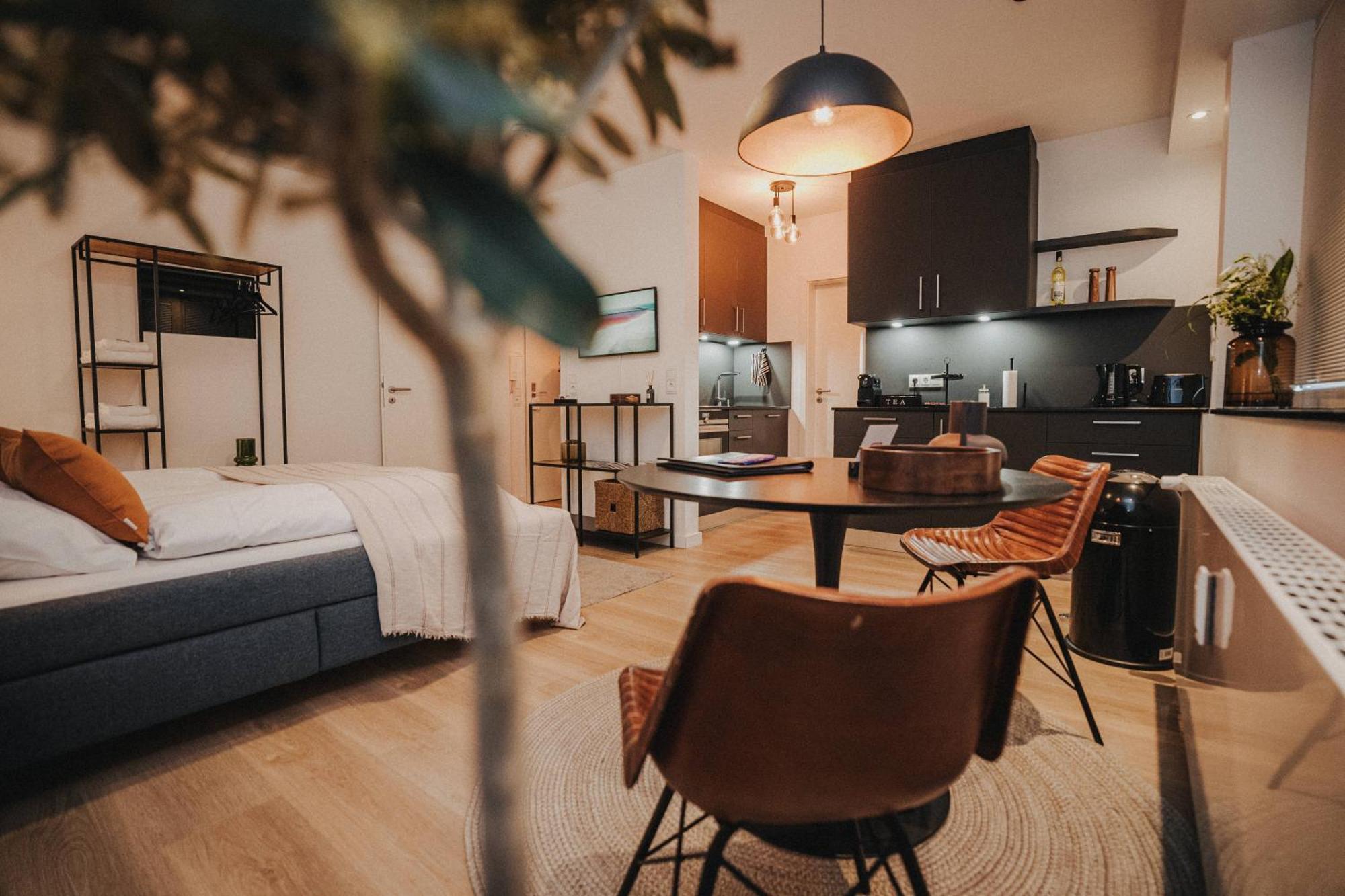 Downtown Apartment Mit Luxusbad Am Hafen Nur 5 Minuten Zu Fuss In Die Innenstadt Und Zum Bahnhof! Олденбург Екстериор снимка